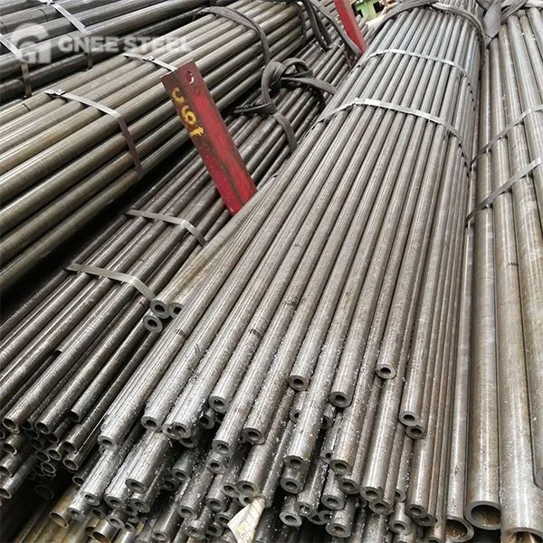 A519 MT 1015 Tubi senza soluzione di continuità finiti