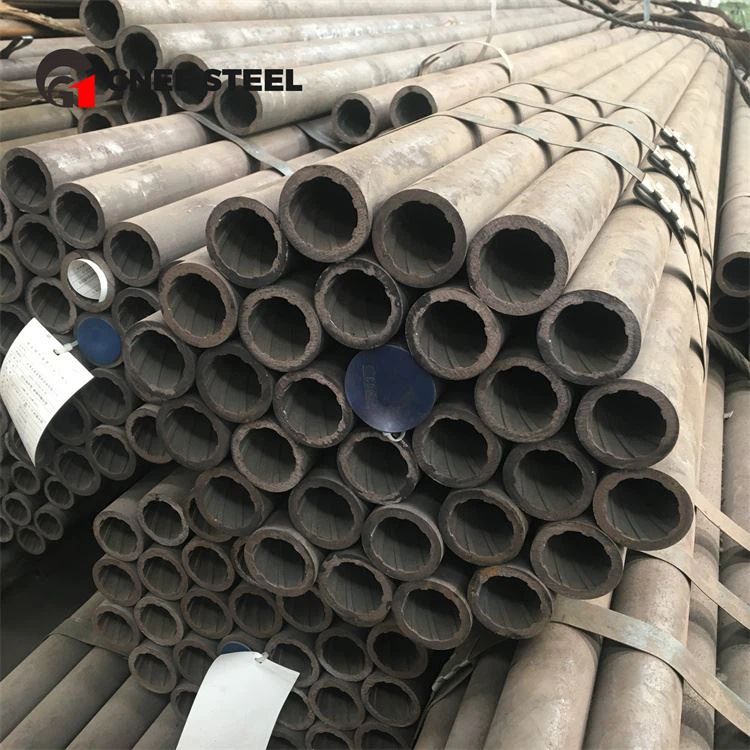 Tubo in acciaio senza saldatura multi-rigatura